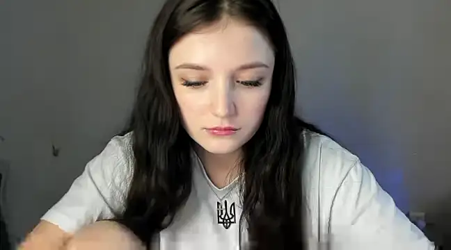 Snapshot of EvaaMillerr99 chatting on February 25, 10:04 am EvaaMillerr99 online show from February 25, 10:04 am