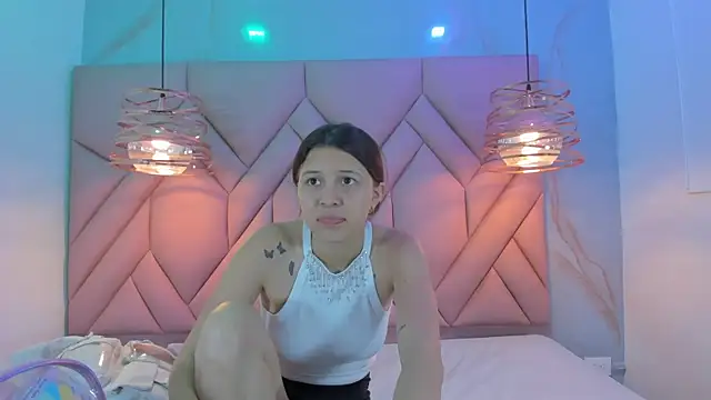 AngelaaCute  online show from January 18, 11:43 am