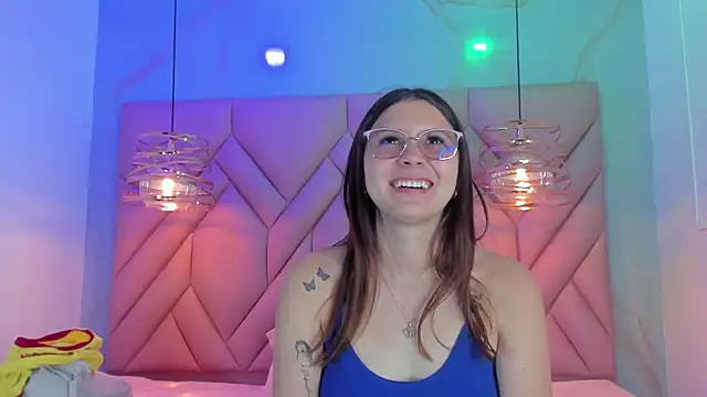 Snapshot of AngelaaCute_ chatting on June 17, 12:07 pm AngelaaCute online show from June 17, 12:07 pm