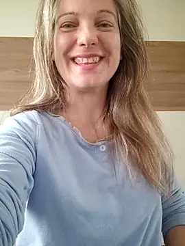 Snapshot of Dark_Angel_22 chatting on April 11, 5:56 am Dark Angel 22 online show from April 11, 5:56 am