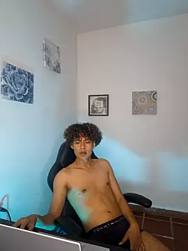 Snapshot of nickolas_moon chatting on December 26, 12:46 am nickolas moon online show from December 26, 12:46 am