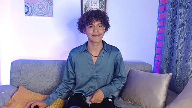 Snapshot of nickolas_moon chatting on March 16, 5:17 pm nickolas moon online show from March 16, 5:17 pm