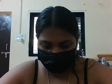 Snapshot of Hotmilfxox chatting on May 29, 9:07 am Hotmilfxox online show from May 29, 9:07 am