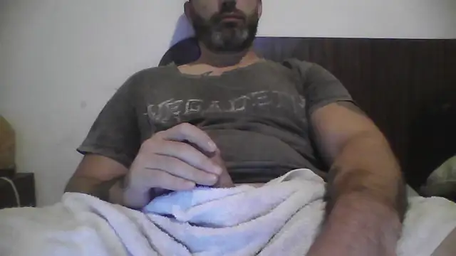 ozzypsico13 online show from May 1, 4:50 am