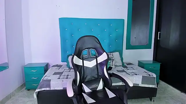 Tasha Sant online show from September 10, 8:09 pm