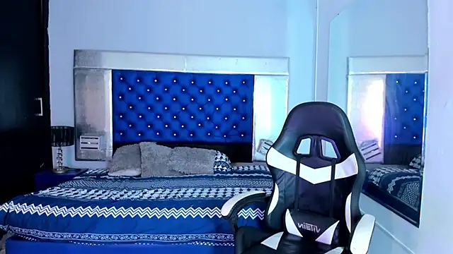 Tasha Sant online show from September 13, 9:03 pm