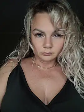 Snapshot of candy_queeen chatting on May 31, 9:16 pm candy queeen online show from May 31, 9:16 pm