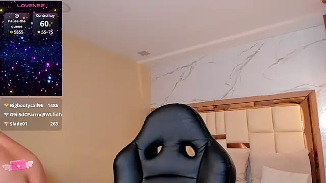 dulce santamaria online show from December 21, 8:10 pm