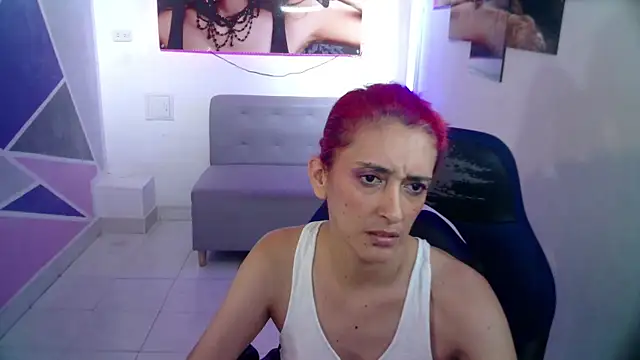 Snapshot of Ruby_Your_Milf chatting on January 8, 2:25 am Ruby Your Milf online show from January 8, 2:25 am