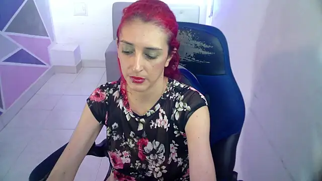 Snapshot of Ruby_Your_Milf chatting on January 8, 5:59 pm Ruby Your Milf online show from January 8, 5:59 pm