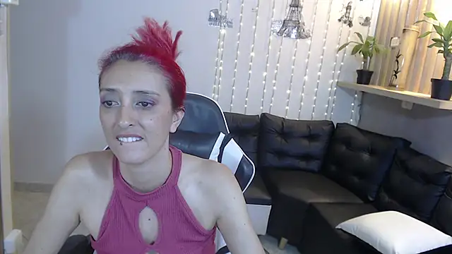 Snapshot of Ruby_Your_Milf chatting on January 10, 2:25 am Ruby Your Milf online show from January 10, 2:25 am