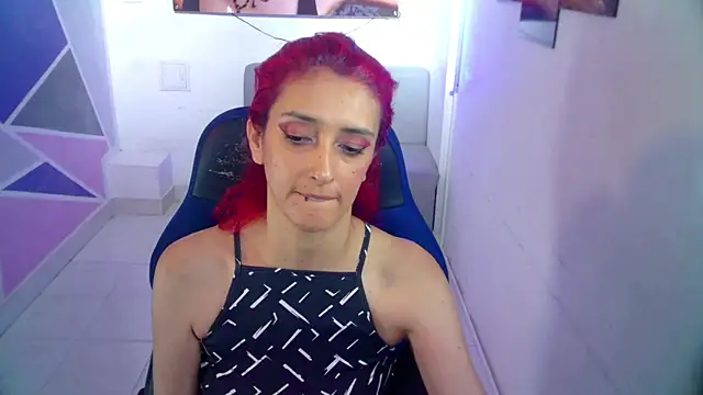 Snapshot of Ruby_Your_Milf chatting on January 14, 11:27 pm Ruby Your Milf online show from January 14, 11:27 pm