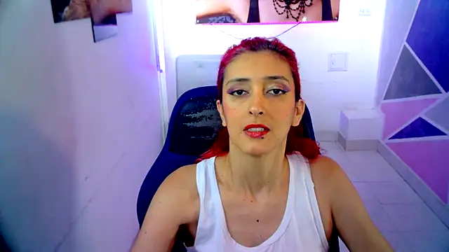 Snapshot of Ruby_Your_Milf chatting on January 27, 8:39 pm Ruby Your Milf online show from January 27, 8:39 pm