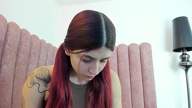 Snapshot of AnnyCherry_ chatting on December 15, 5:39 pm AnnyCherry online show from December 15, 5:39 pm