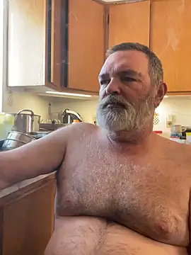 Snapshot of Frenchpoo chatting on February 23, 1:19 pm Frenchpoo online show from February 23, 1:19 pm