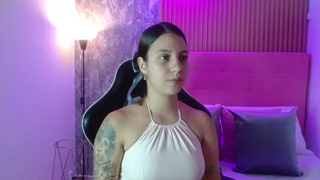 melody  bleir online show from September 19, 8:09 pm