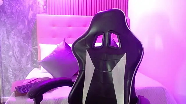 melody  bleir online show from September 20, 10:11 pm