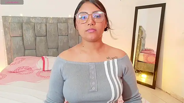 Snapshot of DIANEE_01 chatting on May 27, 10:51 pm DIANEE 01 online show from May 27, 10:51 pm