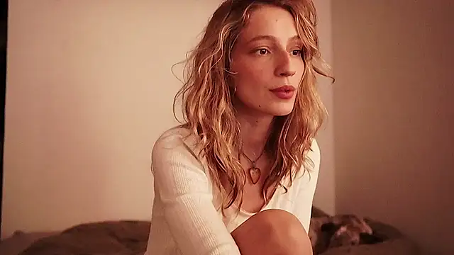 Snapshot of Stephany_talks chatting on December 18, 3:15 am Stephany talks online show from December 18, 3:15 am