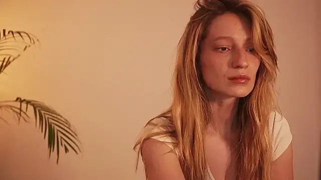 Snapshot of Stephany_talks chatting on March 17, 2:05 am Stephany talks online show from March 17, 2:05 am