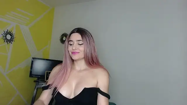 Snapshot of Nikolle_Rouss chatting on January 31, 7:29 am Nikolle Rouss online show from January 31, 7:29 am