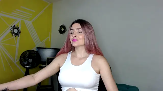 Snapshot of Nikolle_Rouss chatting on March 21, 12:07 am Nikolle Rouss online show from March 21, 12:07 am