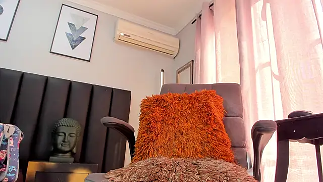 Snapshot of sexual_diamond chatting on December 10, 2:17 pm sexual diamond online show from December 10, 2:17 pm