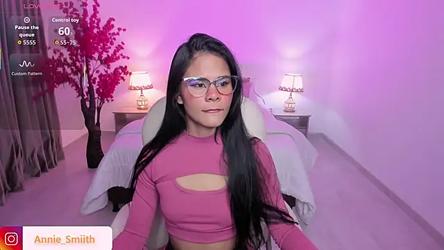 anniie smith online show from November 14, 10:58 am