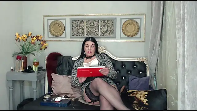 Snapshot of LadyMargoFontana chatting on March 6, 4:19 am LadyMargoFontana online show from March 6, 4:19 am