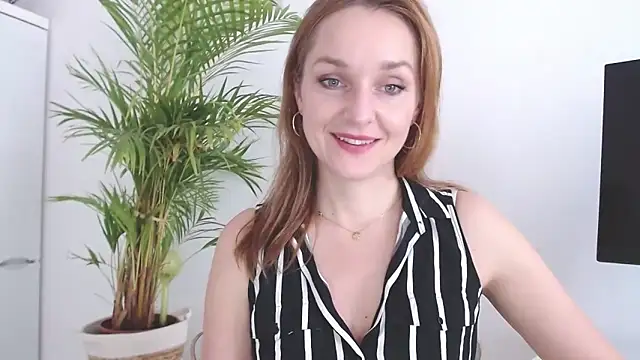 AliciaDesire online show from February 2, 2:16 pm