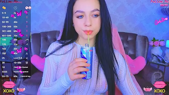 KitnissKiss online show from February 15, 8:05 pm