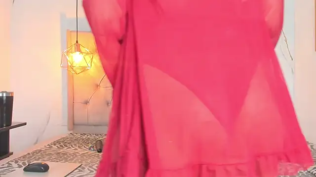 Snapshot of zamira_44 chatting on August 6, 1:46 pm zamira 44 online show from August 6, 1:46 pm