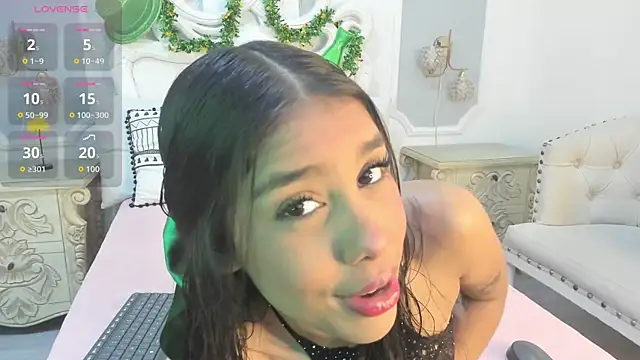 HoneySummer  online show from March 17, 11:57 am