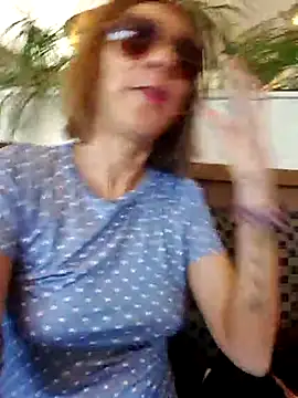 Lunababymylove online show from March 8, 5:22 pm