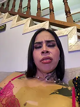 Snapshot of GiahDaniels chatting on May 15, 11:01 pm GiahDaniels online show from May 15, 11:01 pm