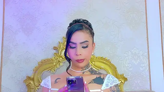 Snapshot of GiahDaniels chatting on May 19, 3:18 pm GiahDaniels online show from May 19, 3:18 pm