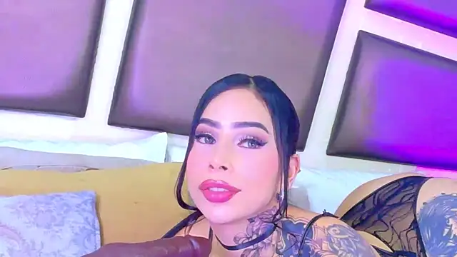 Snapshot of GiahDaniels chatting on May 21, 4:08 am GiahDaniels online show from May 21, 4:08 am