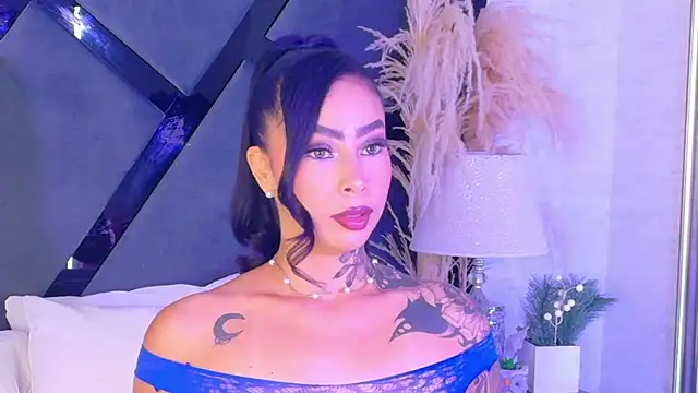 Snapshot of GiahDaniels chatting on July 1, 9:03 pm GiahDaniels online show from July 1, 9:03 pm