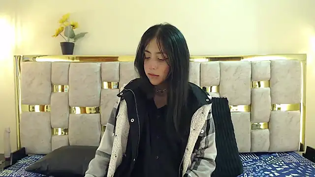 Snapshot of ling_ling24 chatting on February 18, 3:31 am ling ling24 online show from February 18, 3:31 am