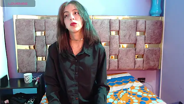 Snapshot of ling_ling24 chatting on March 5, 6:44 am ling ling24 online show from March 5, 6:44 am