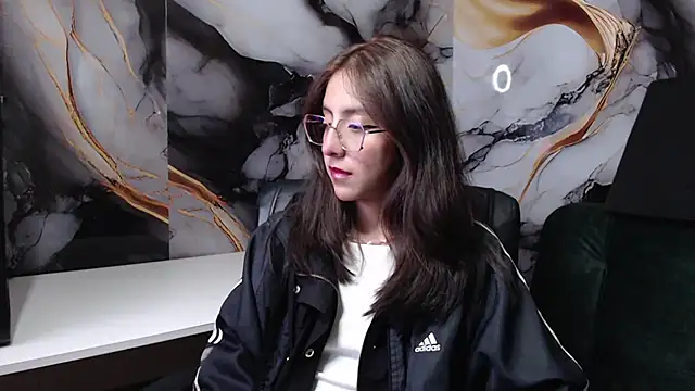 Snapshot of ling_ling24 chatting on March 21, 3:33 am ling ling24 online show from March 21, 3:33 am