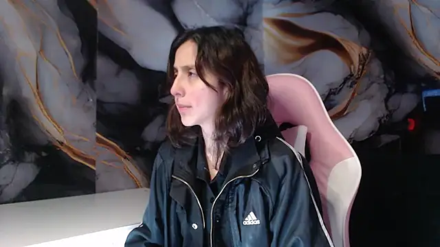 Snapshot of ling_ling24 chatting on October 15, 3:06 am ling ling24 online show from October 15, 3:06 am