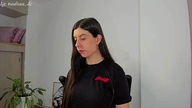 Snapshot of Nadiaa_ chatting on February 13, 2:56 am Nadiaa online show from February 13, 2:56 am