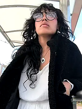 Snapshot of Fun_Everywhere chatting on January 31, 10:52 pm Fun Everywhere online show from January 31, 10:52 pm