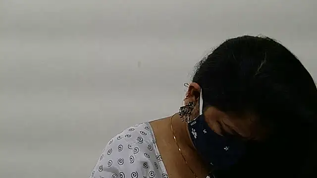 Snapshot of payal_sharma1 chatting on February 15, 5:20 pm payal sharma1 online show from February 15, 5:20 pm