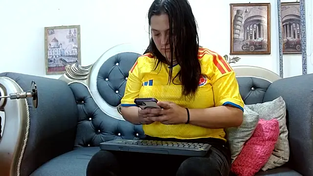 KataleyaStiward online show from June 17, 12:50 pm