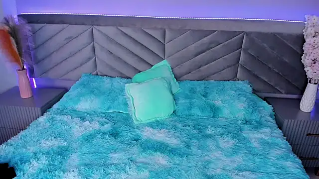 Ary thompson   online show from December 18, 8:36 pm