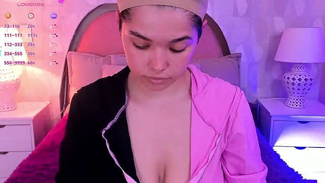 Snapshot of angeline_teen chatting on May 7, 12:10 pm angeline teen online show from May 7, 12:10 pm