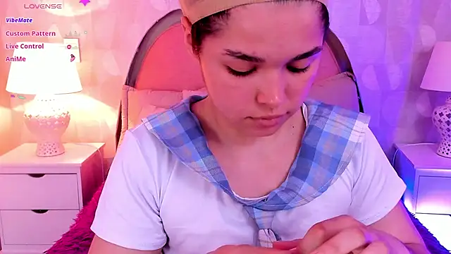 Snapshot of angeline_teen chatting on May 9, 12:21 pm angeline teen online show from May 9, 12:21 pm