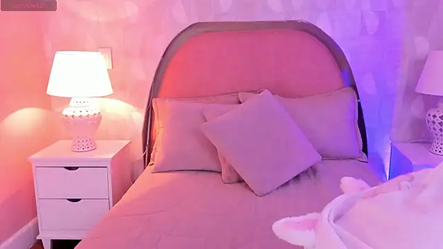 Snapshot of angeline_teen chatting on May 20, 12:11 pm angeline teen online show from May 20, 12:11 pm